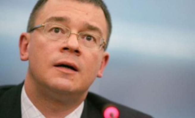 Ungureanu: Fiecare candidat la parlamentare al Forţei Civice îşi va semna demisia în alb